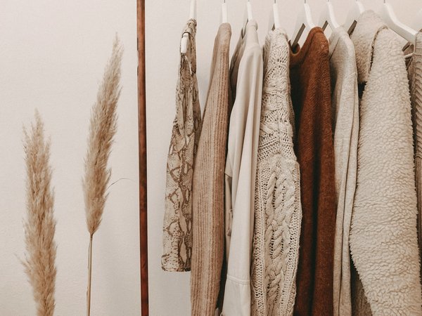 What's the Best Way to Incorporate Sustainable Fashion into a Workwear Capsule Wardrobe?